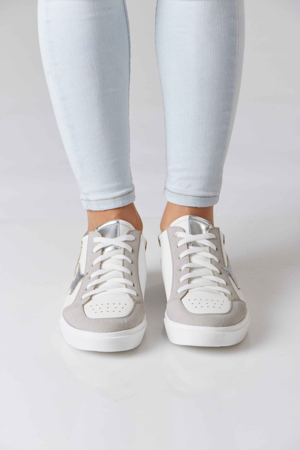 Essential Leather Trainer