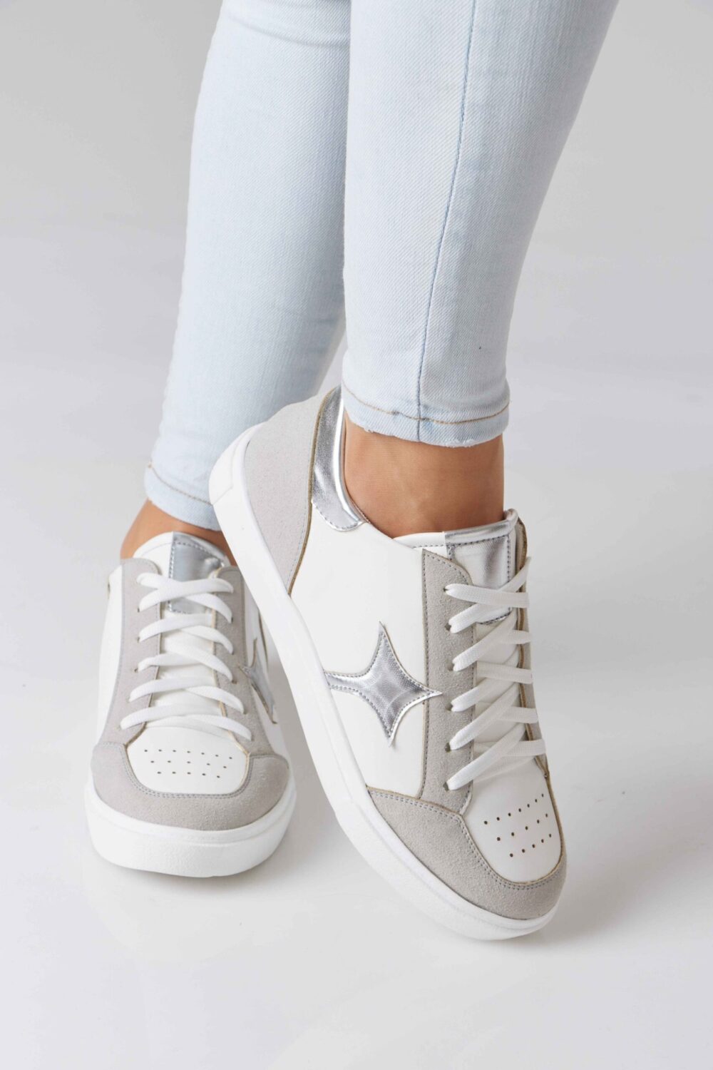 Essential Leather Trainer - Image 3