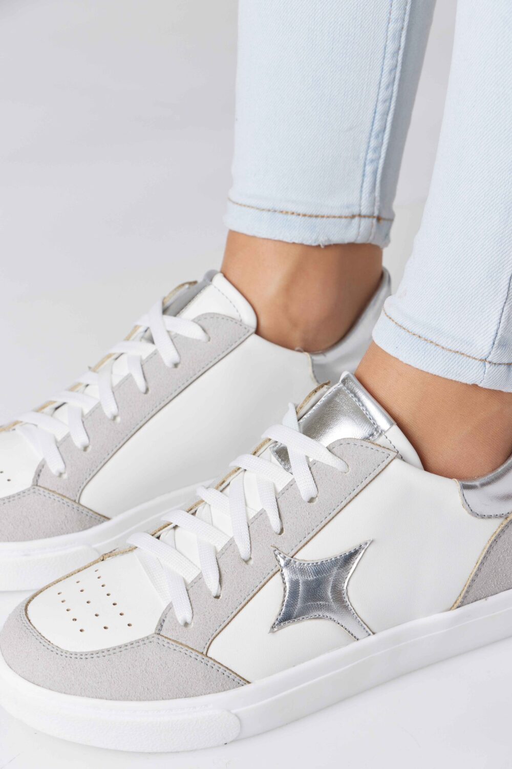 Essential Leather Trainer - Image 4