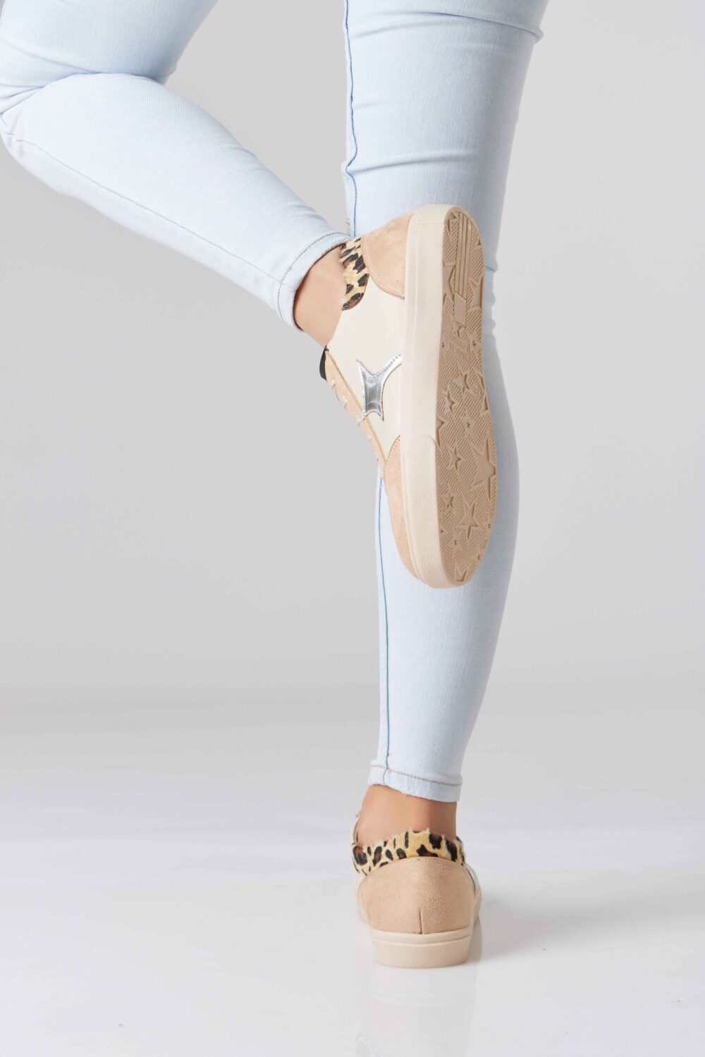 Essential Leather Trainer - Image 10