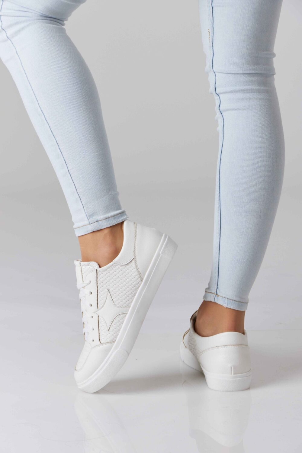 Essential Leather Trainer - Image 13